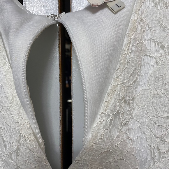 Dress - Picture 3 of 6